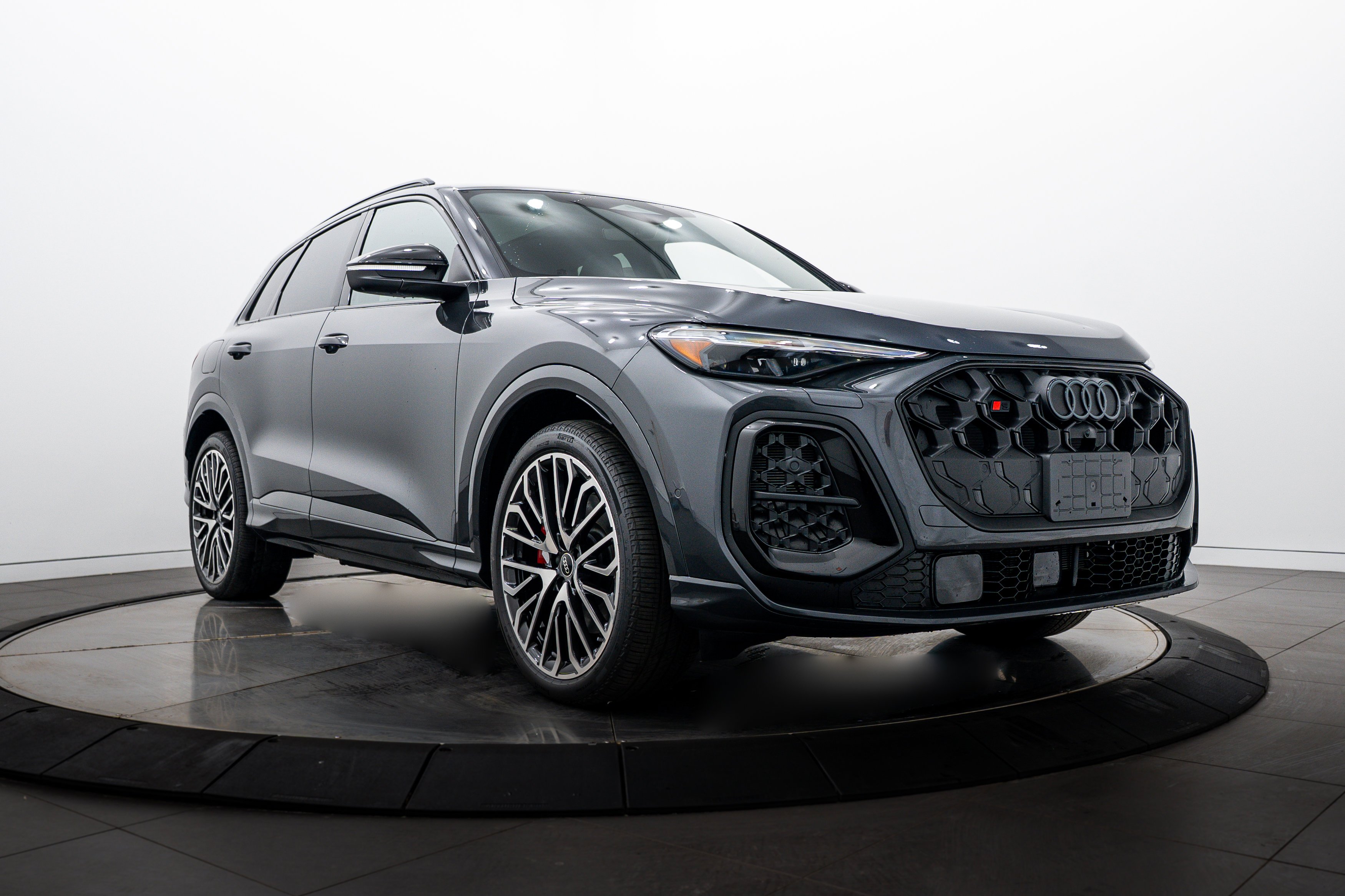 2025 Audi SQ5 Premium Plus's photo