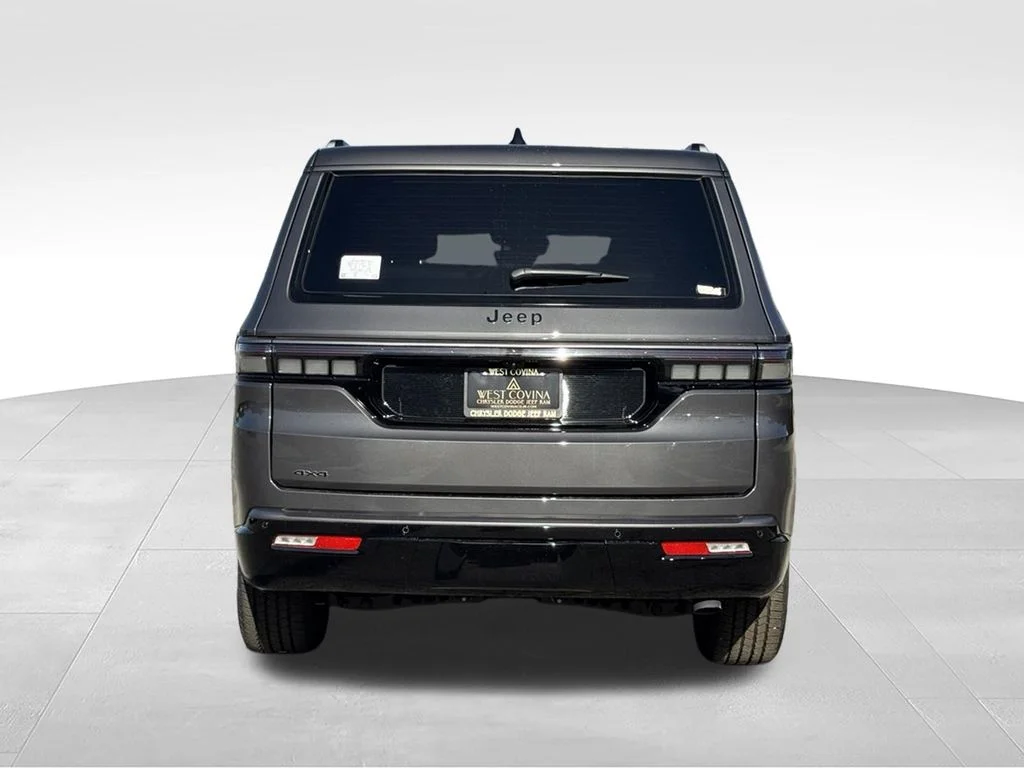 New 2026 Baltic-Gray Metallic Clear-Coat Exterior Paint Jeep Limited Altitude image 9