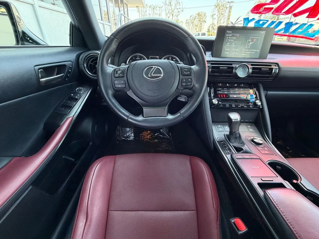 Used 2023 White Lexus 300 image 27