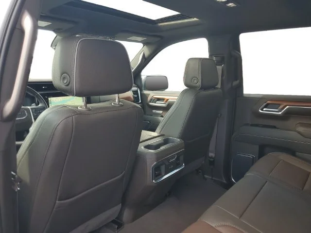 Used 2023 WHITE FROST TRICOAT GMC Denali image 29