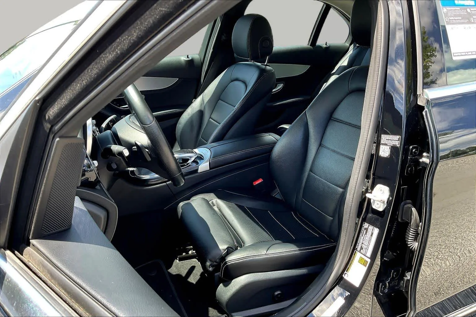 Used 2015 Obsidian Black Metallic Mercedes-Benz C 300 image 15