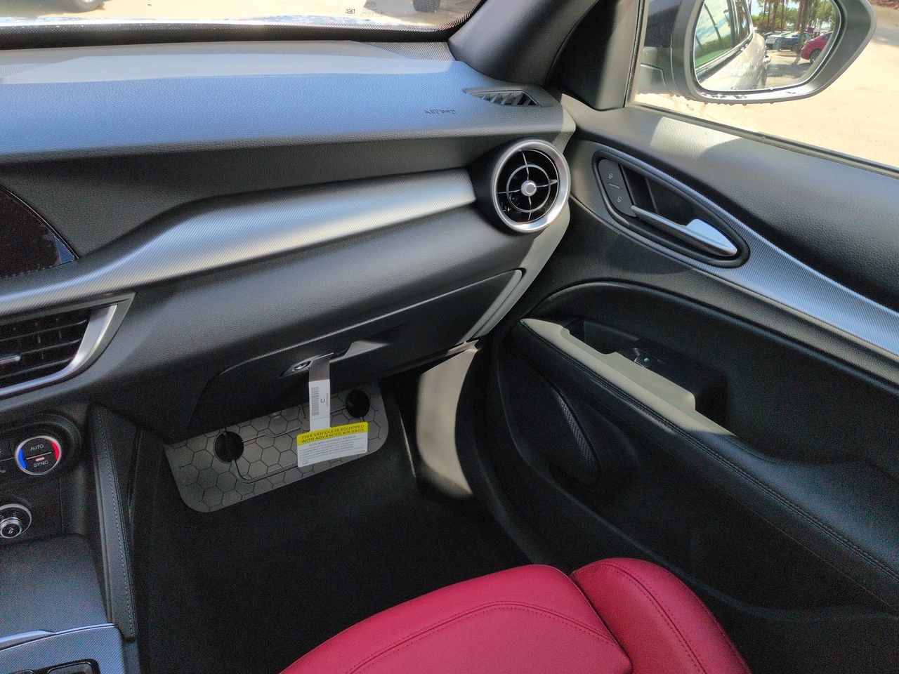 New 2026 Moonlight Gray Metallic Alfa Romeo  image 16