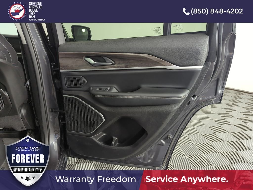 Used 2022 Gray Jeep Limited image 32