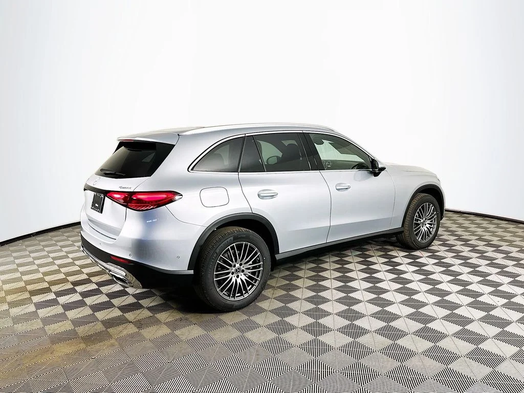 Used 2026 Gray Mercedes-Benz GLC 300 image 6