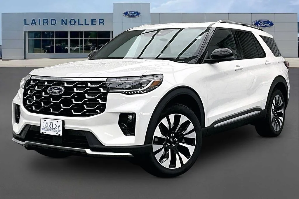2026 Ford Explorer Platinum 4WD's photo
