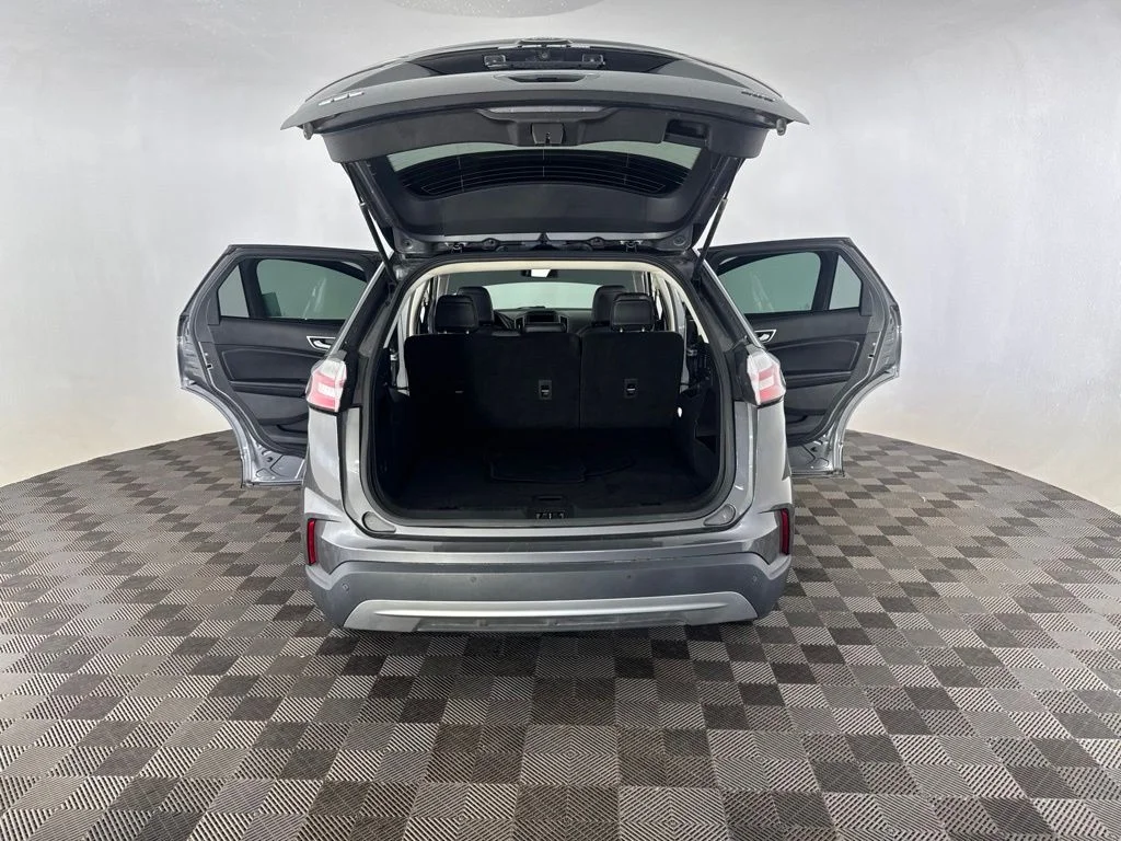 Used 2023 Gray Ford SEL image 17