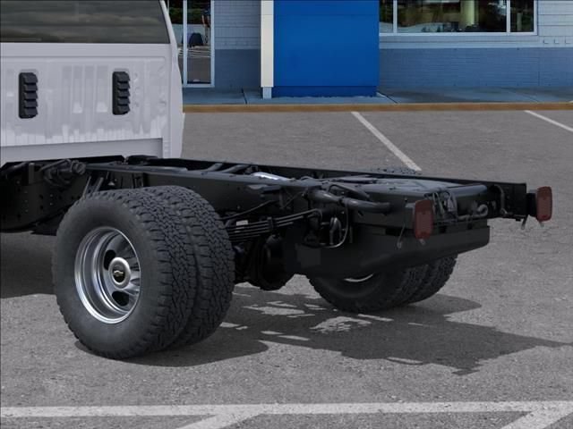 New 2026 Summit White Chevrolet Work Truck image 14
