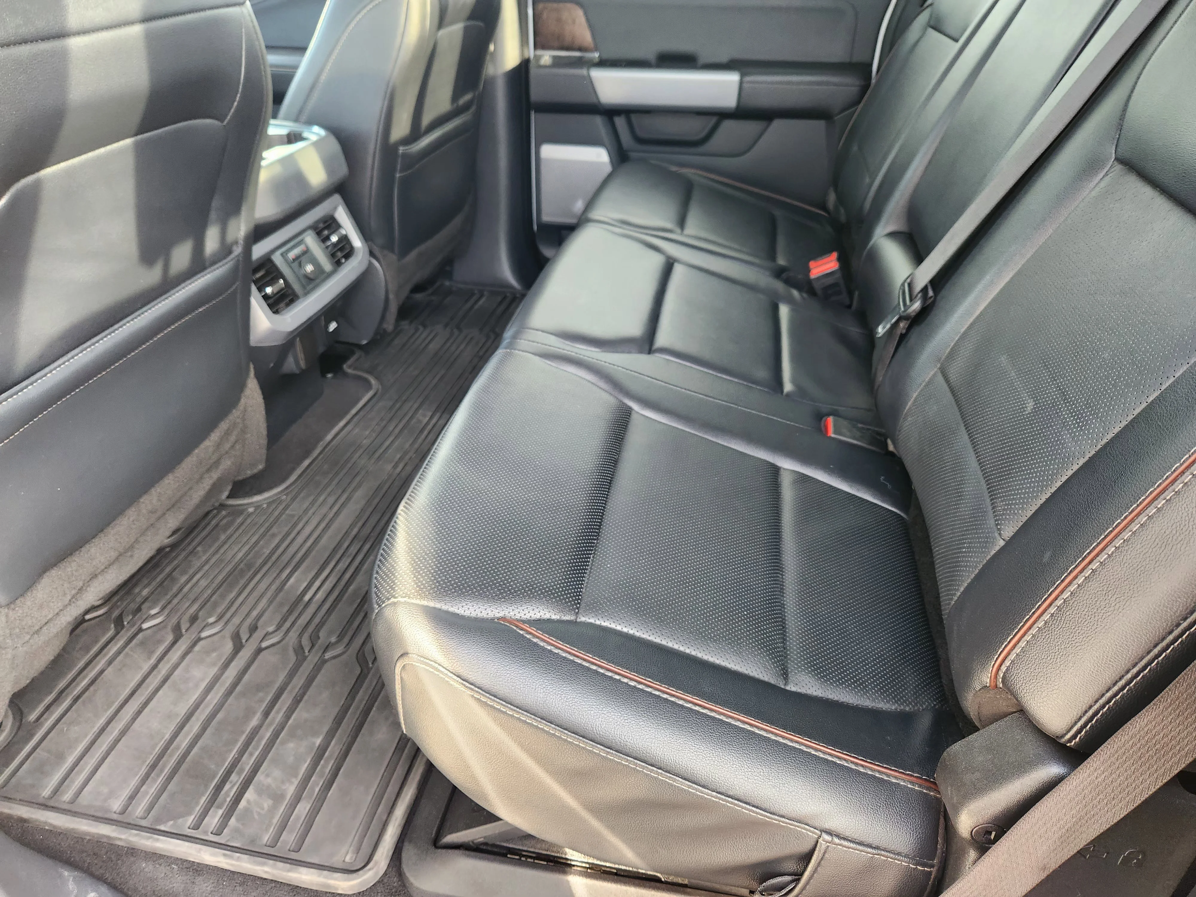 Used 2024  Ford XL image 31