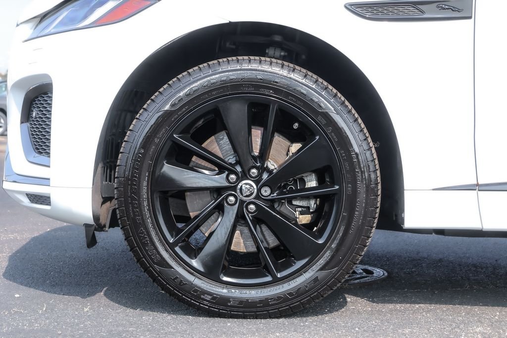 Used 2024  Jaguar P400 R-Dynamic S image 17