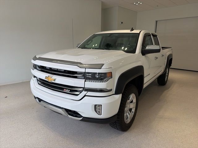 Used 2016 White Chevrolet LTZ image 3