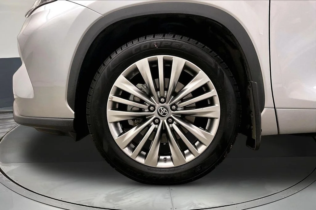 Certified Used 2023 Silver Toyota Platinum image 12