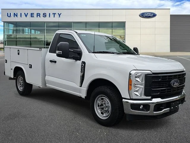 Used 2023 White Ford XL image 1