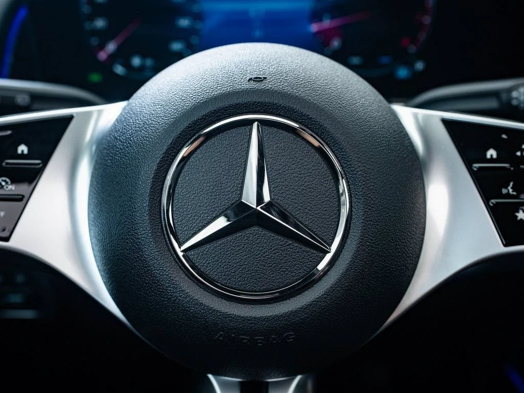 Used 2026 Mountain Gray Metallic Mercedes-Benz GLB 250 image 27