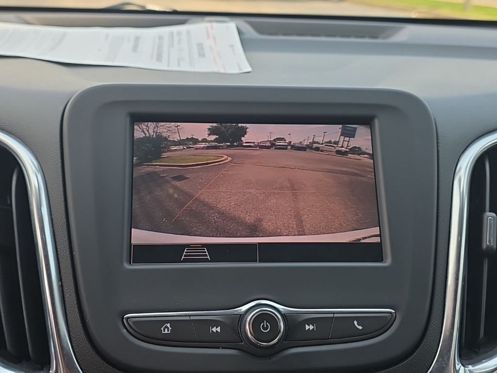 Used 2022 White Chevrolet LT image 19