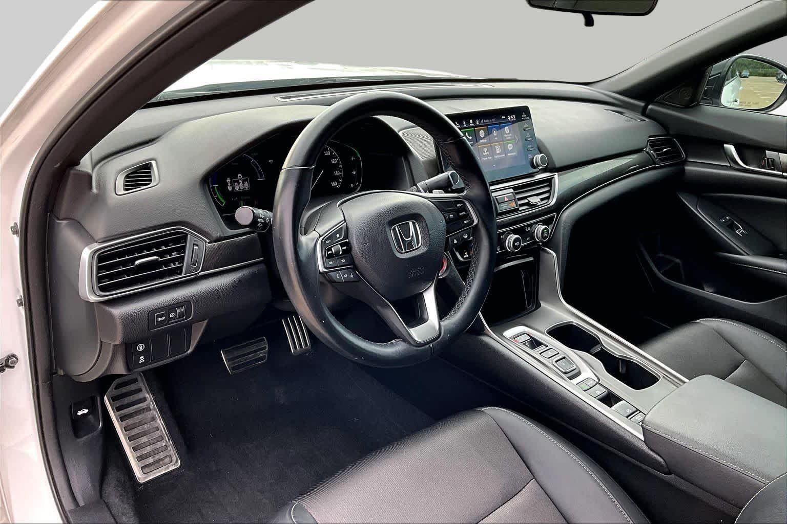 Used 2022 Platinum White Pearl Honda Sport image 16