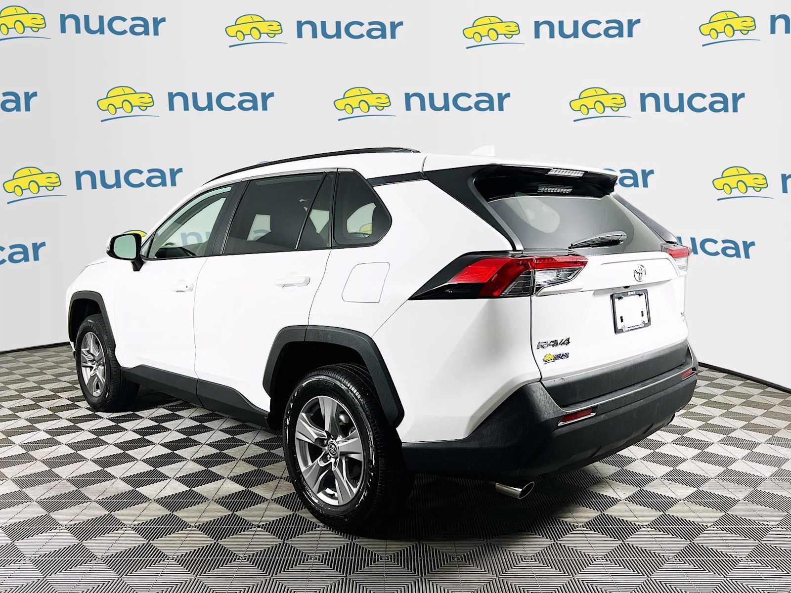 Used 2025 Ice Cap Toyota XLE image 5