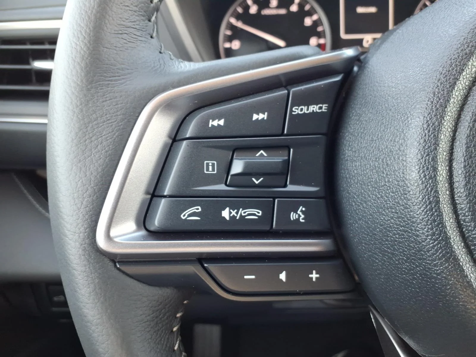New 2027 ICE SILVER METALLIC Subaru Limited 7-Passenger image 24