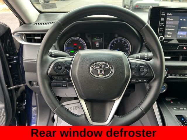 Used 2021  Toyota LE image 18