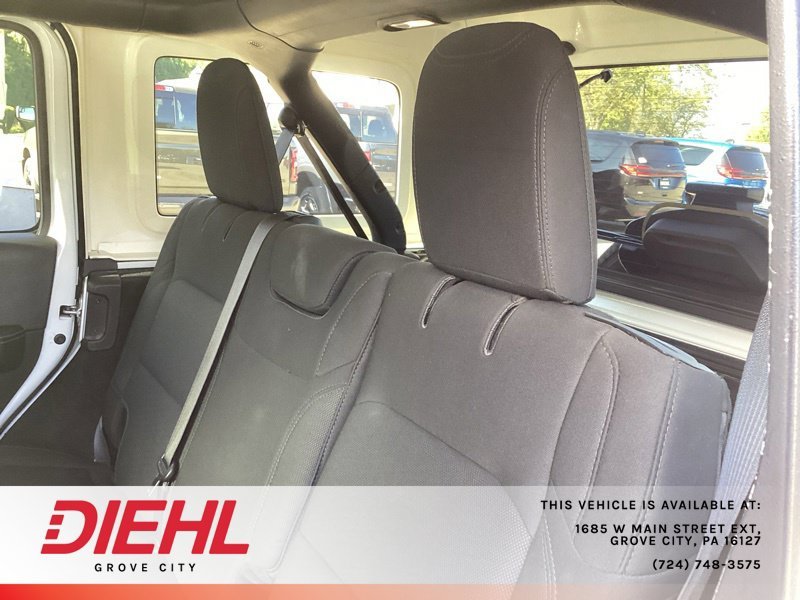 Used 2019 White Jeep Unlimited Sahara image 12