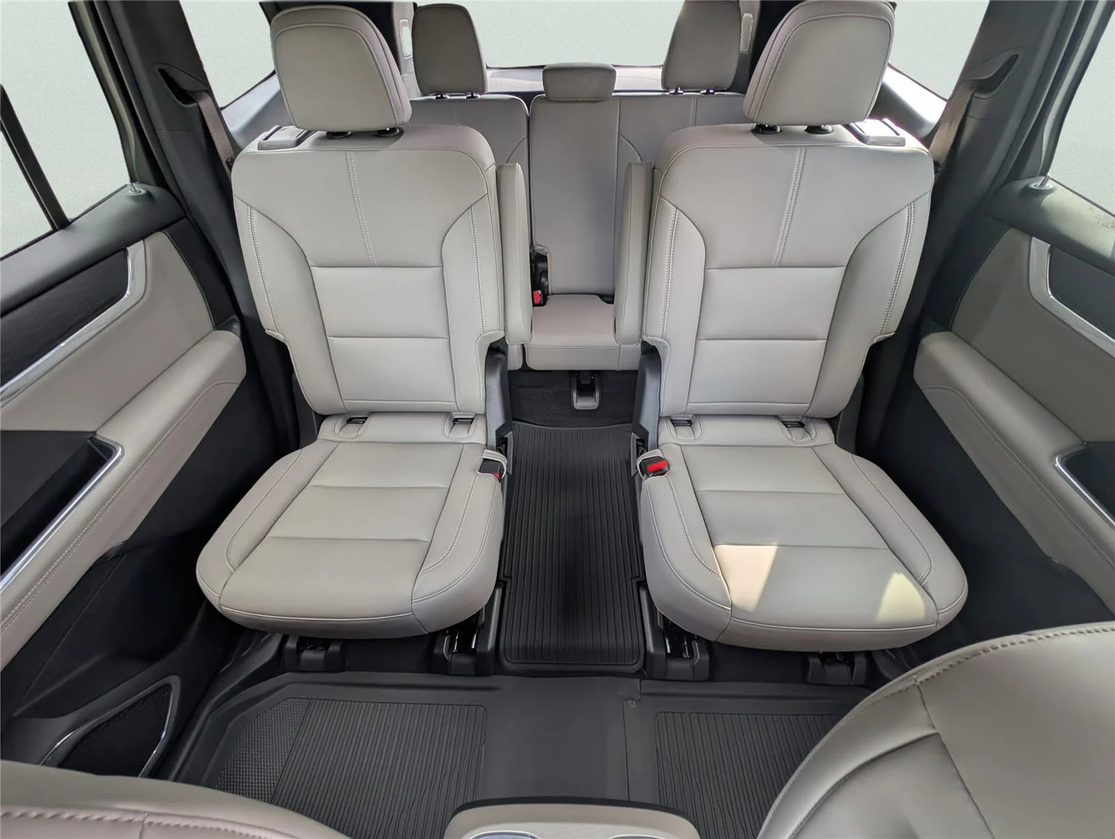 New 2026 Glacier White Tricoat GMC Elevation image 13