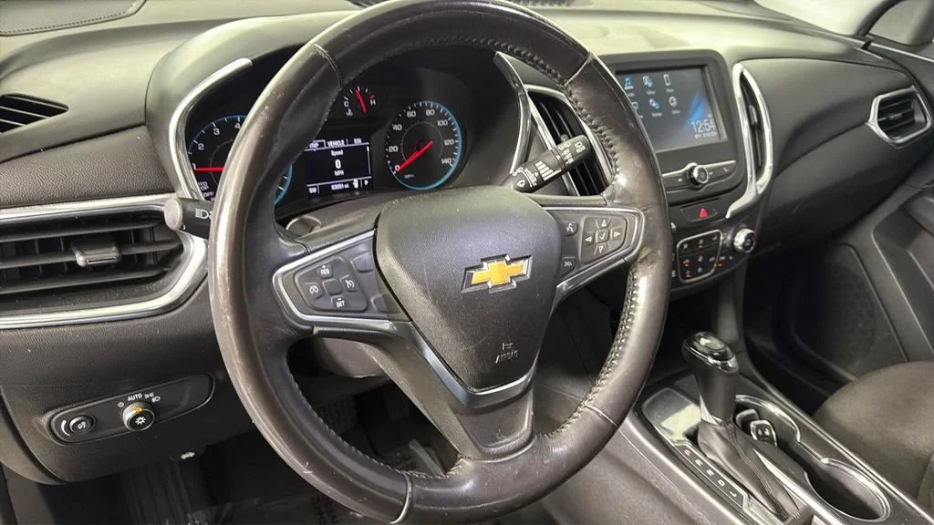 Used 2018 IRIDESCENT PEARL TRICOAT Chevrolet LT image 23