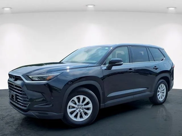 Used 2025 Black Toyota XLE image 2