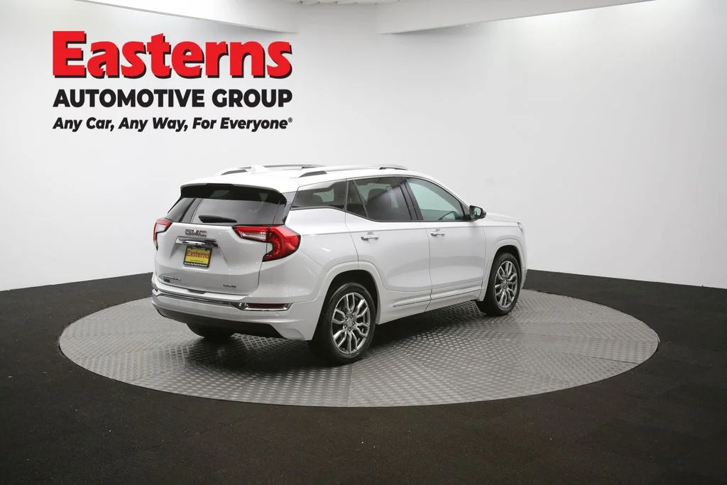 Used 2023 White GMC Denali image 41