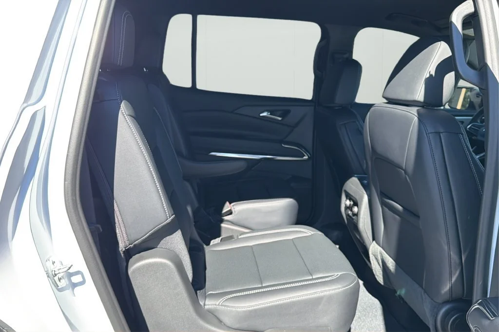 New 2027 Summit White Chevrolet LT image 13