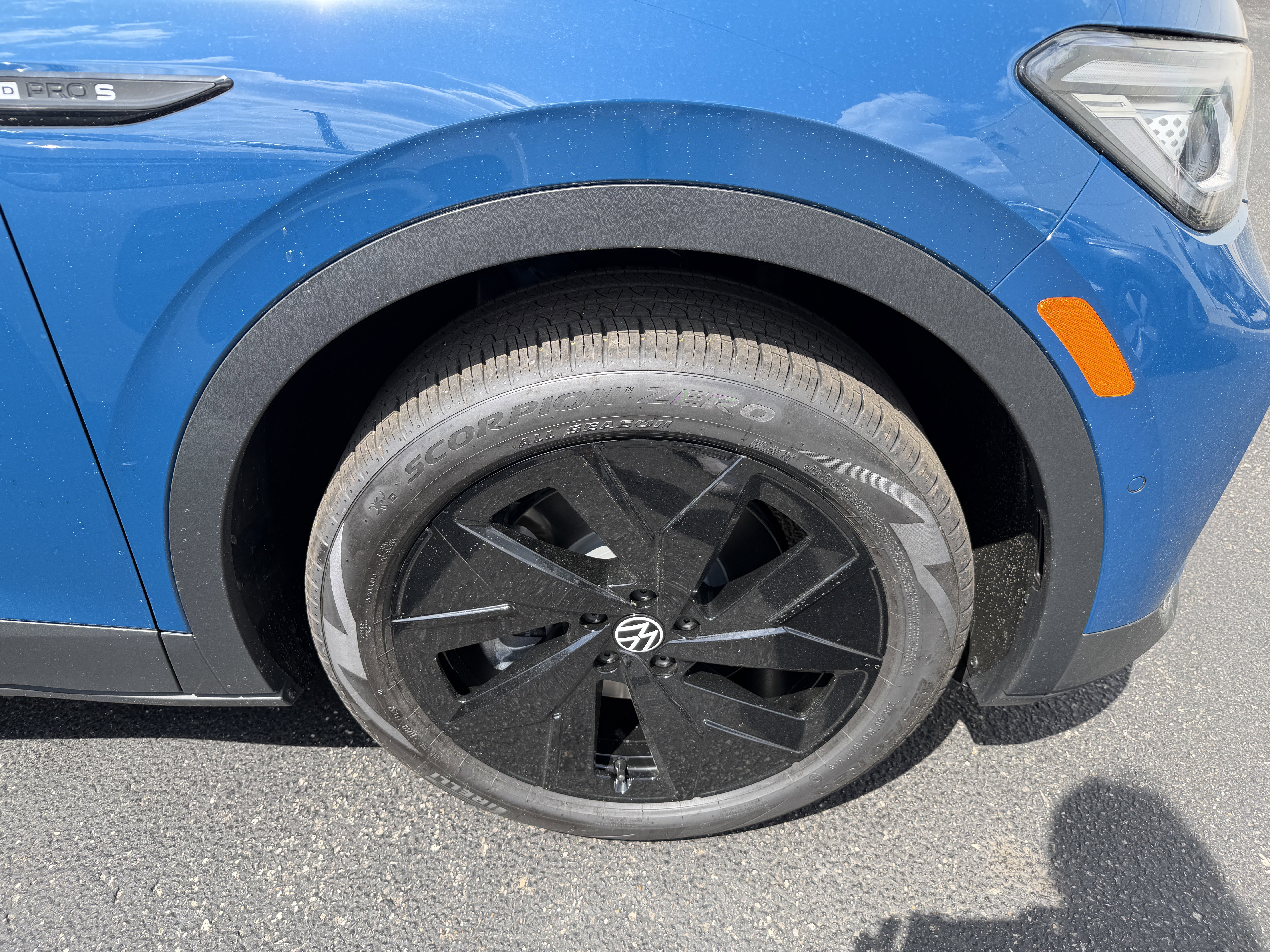 New 2026 Mountain Lake Blue Metallic Volkswagen Pro S image 8