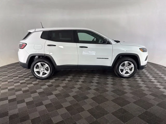 Used 2023 White Jeep Sport image 5