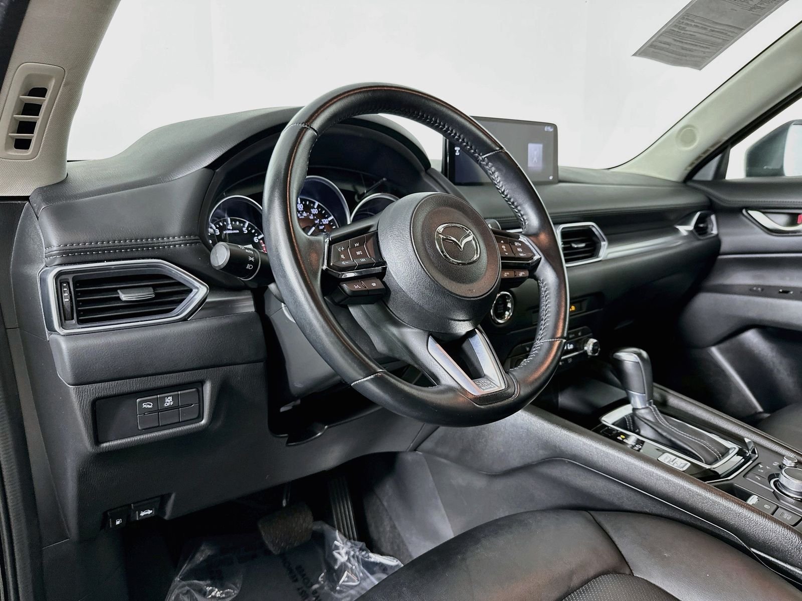 Certified Used 2024 Jet Black Mazda 2.5 S Select Package AWD 1-Owner with Heated Seats image 9