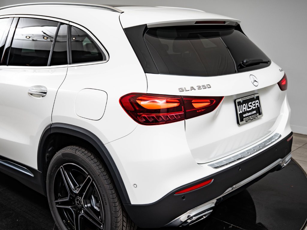New 2026 Polar White Mercedes-Benz GLA 250 image 19