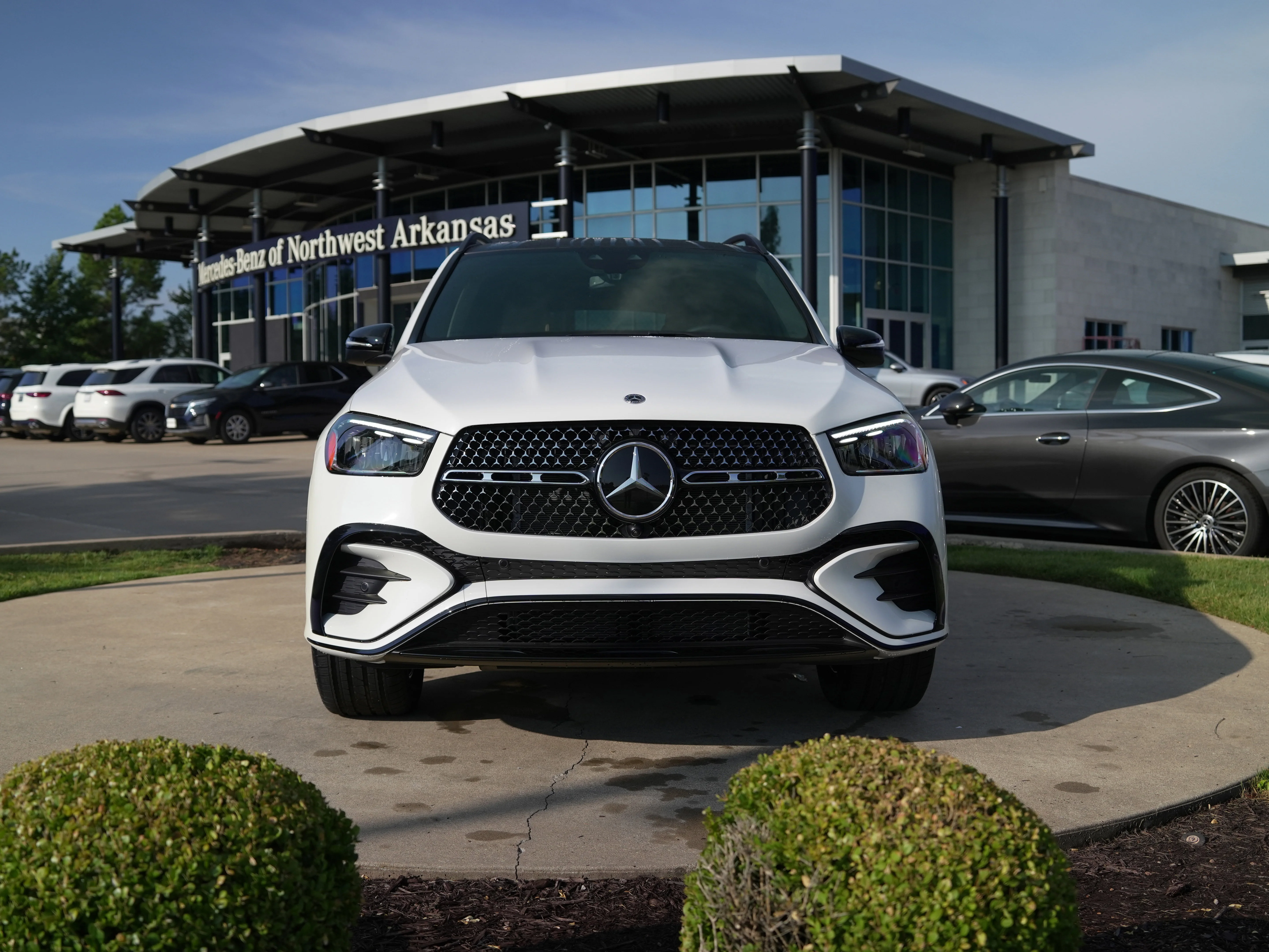 Used 2026 Moonlight White Mercedes-Benz GLE 350 image 2
