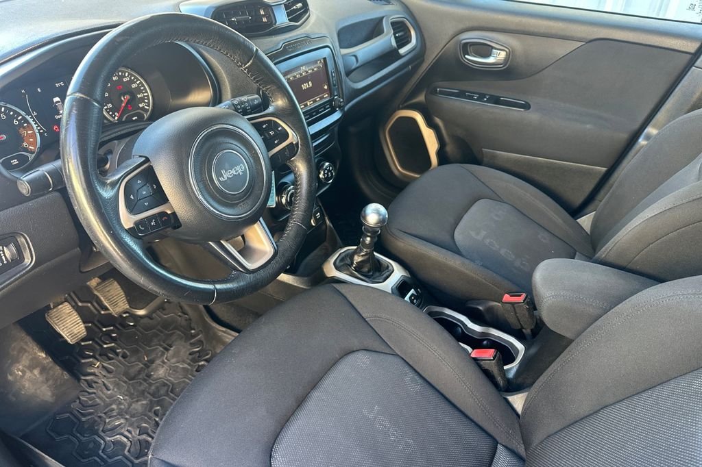 Used 2016 Black Jeep Latitude image 11