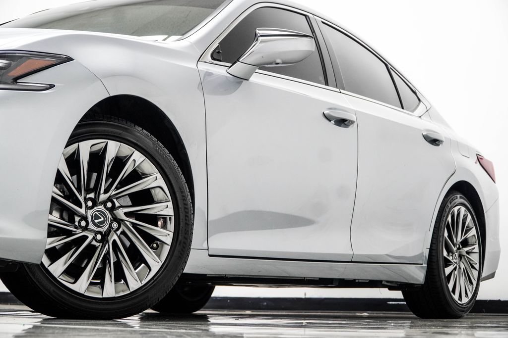 Used 2025 Silver Lexus 350 Ultra Luxury image 3