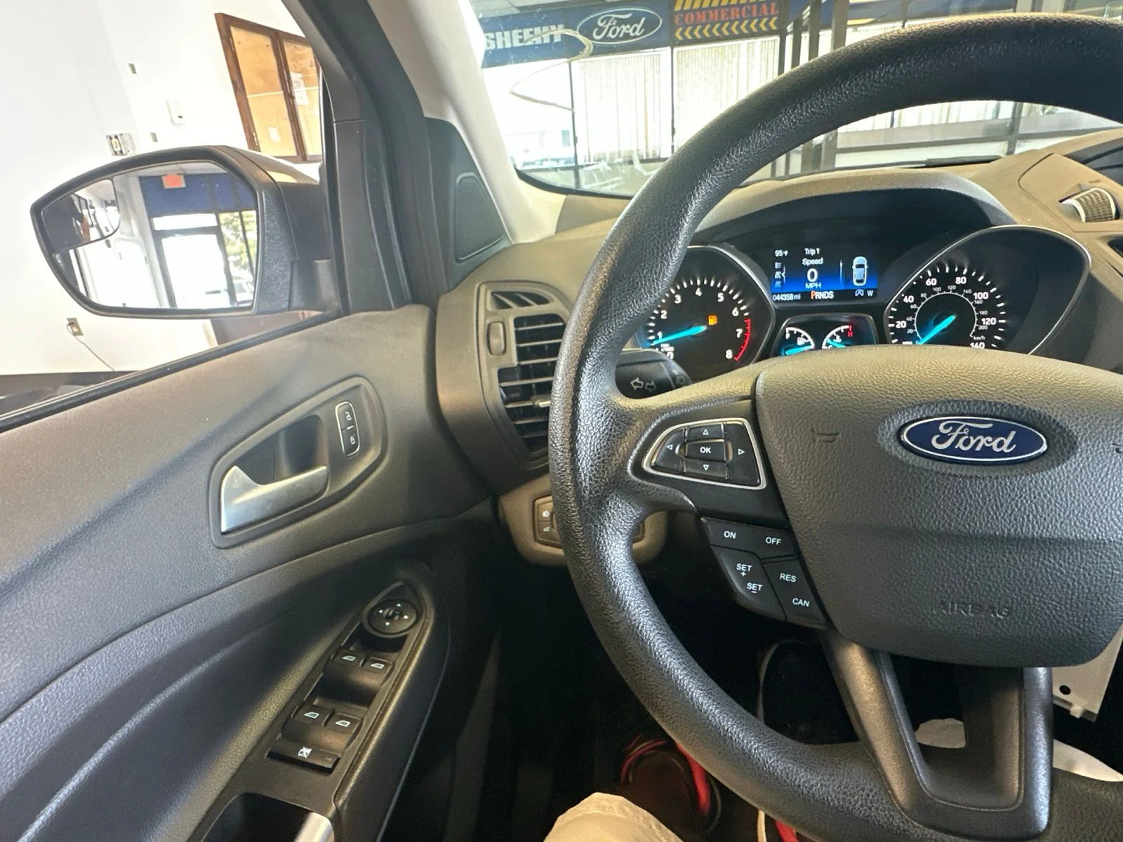 Used 2018 Gray Ford SE image 17