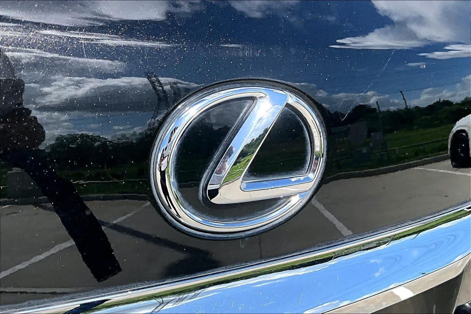 Used 2015 Stargazer Black Lexus  image 30