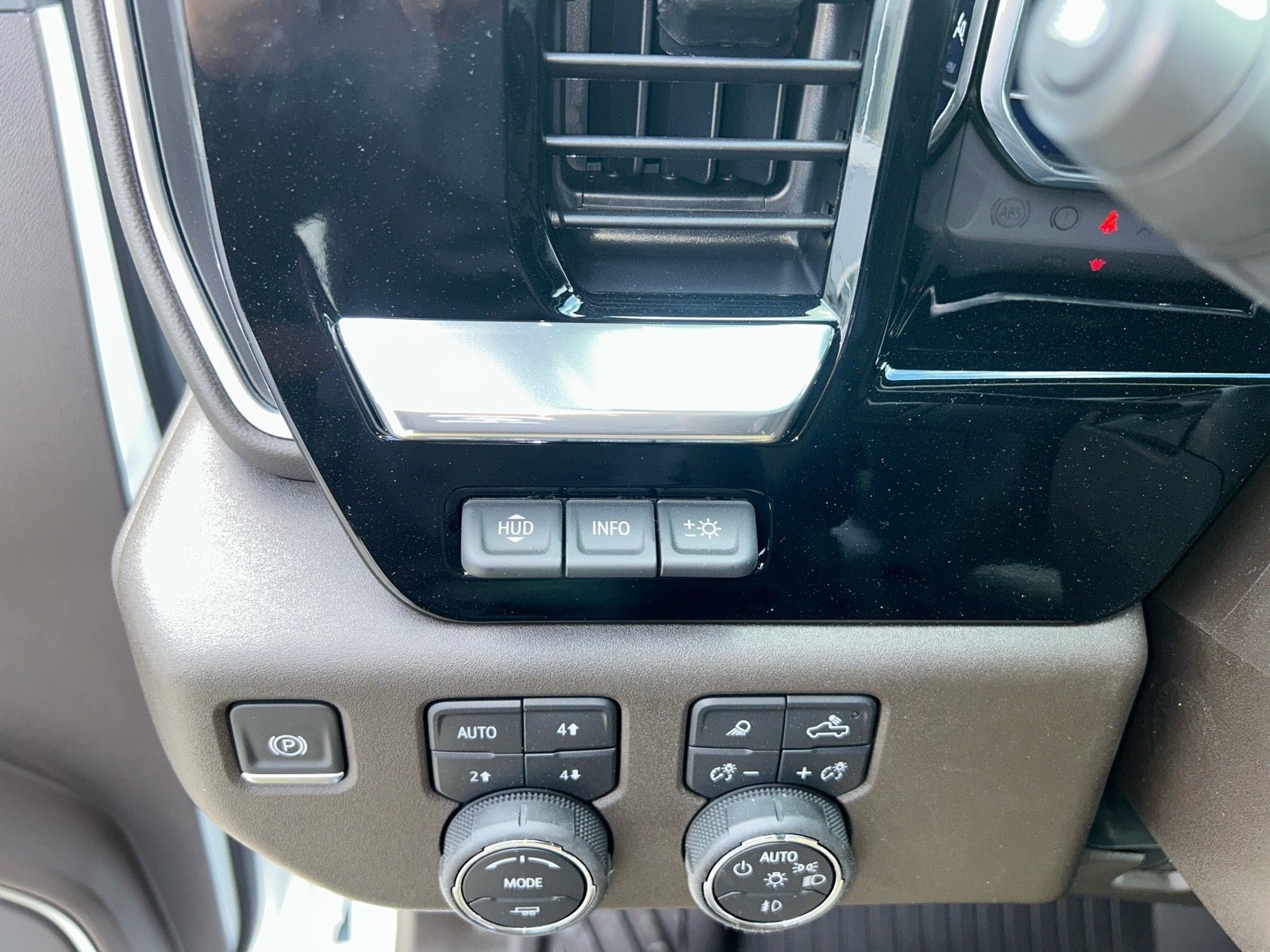 2025 Chevrolet Silverado 2500 HD LTZ - Photo 39