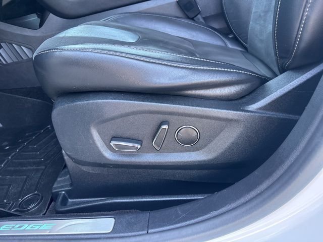 Used 2016 White Ford Sport image 14