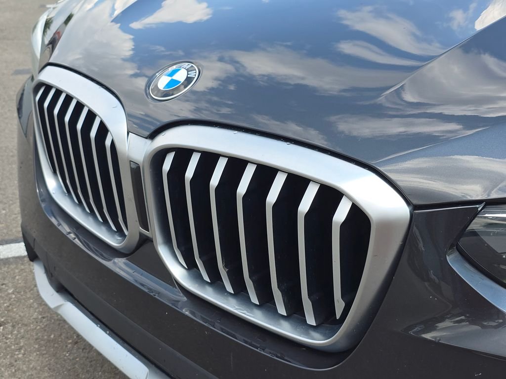 Used 2024 Gray BMW xDrive30i image 14