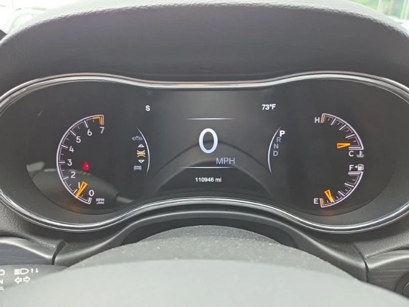 Used 2019 Black Jeep Altitude image 12