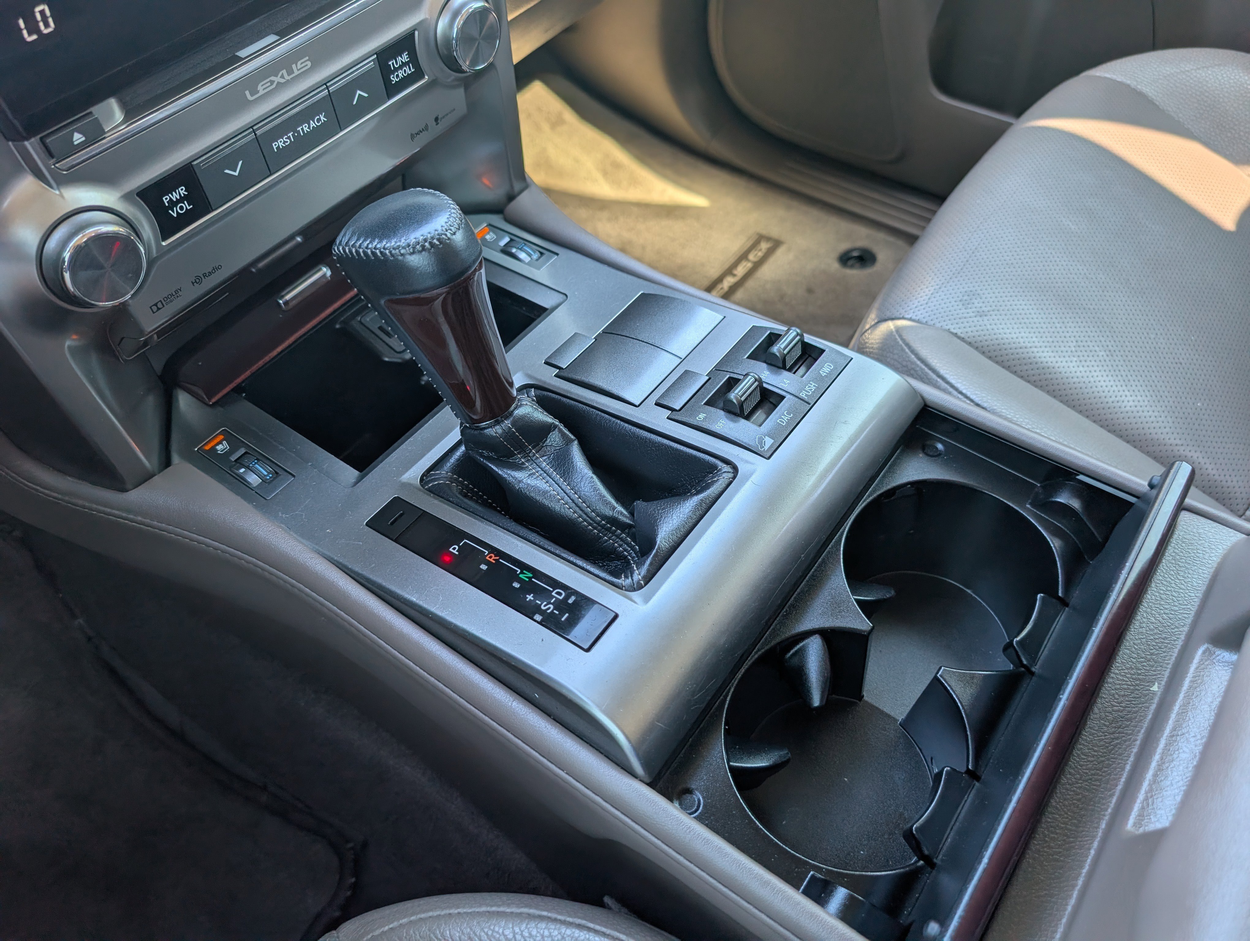 Used 2017 Starfire Pearl Lexus 460 image 26
