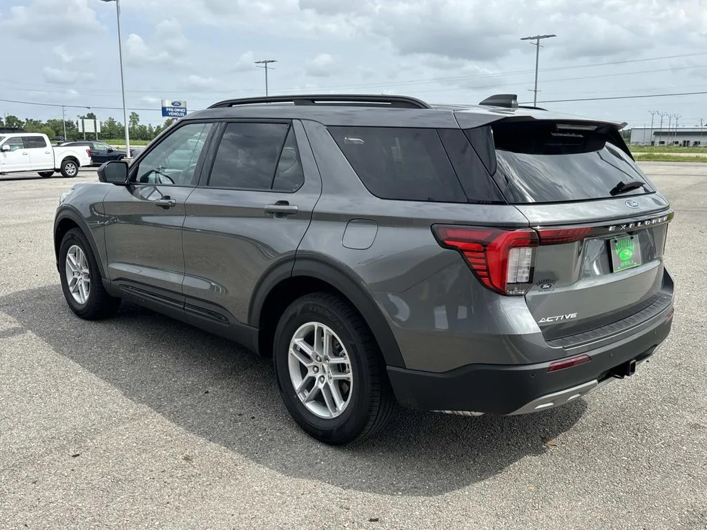 New 2026 Carbonized Gray Metallic Ford Active image 4
