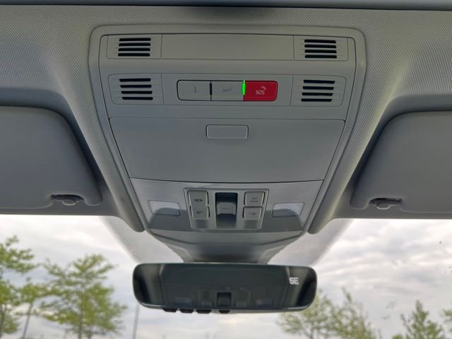 2025 Volkswagen Jetta SE - Photo 37