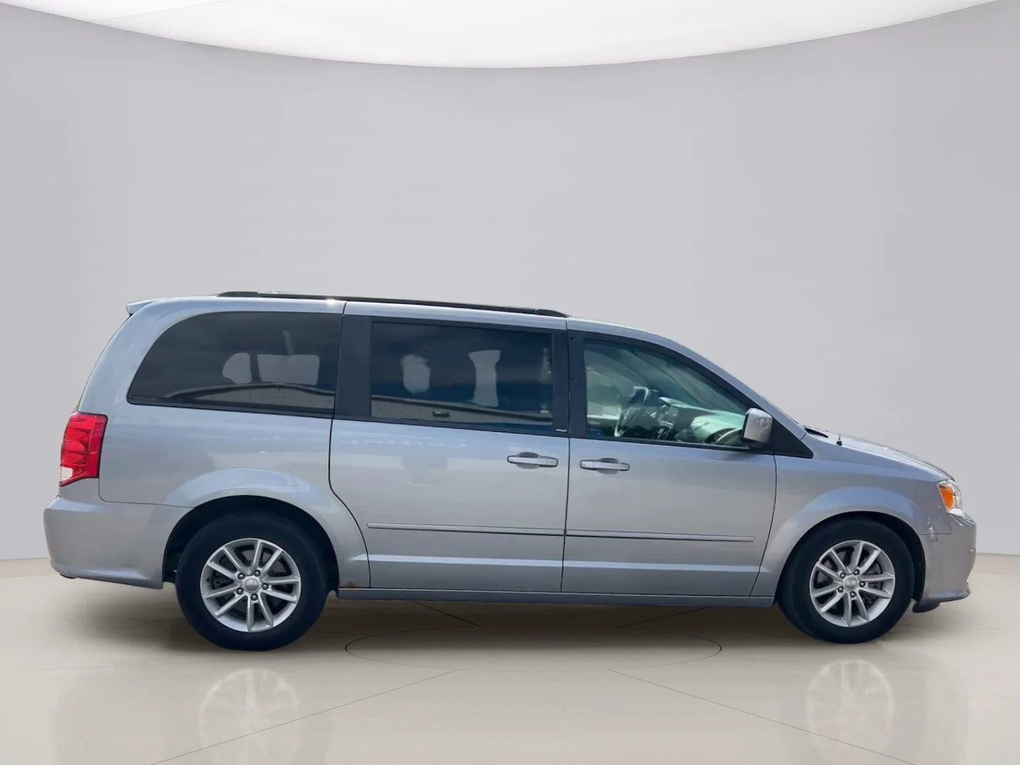 Used 2014 Silver Dodge SXT image 6