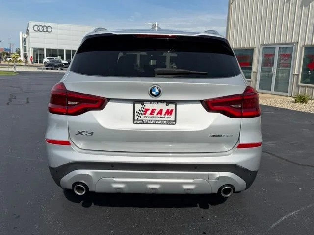 Used 2021 Silver BMW xDrive30i image 6
