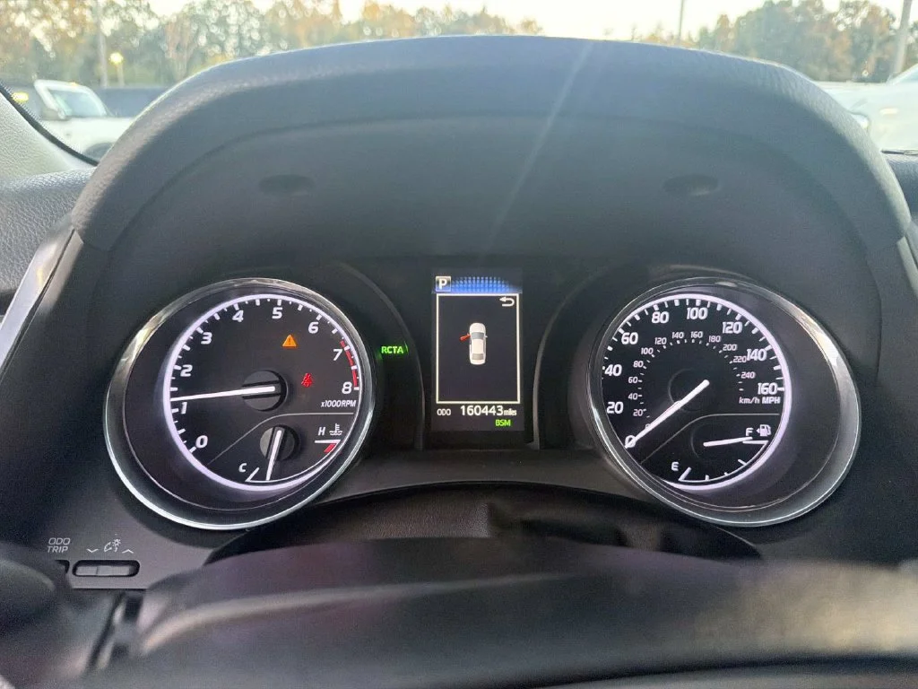Used 2019 Blue Toyota SE image 19