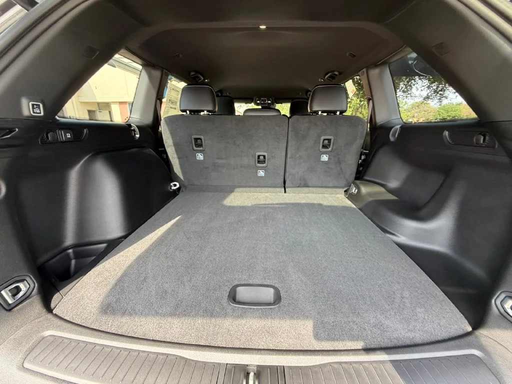 New 2027 Gray Jeep Laredo Altitude image 19