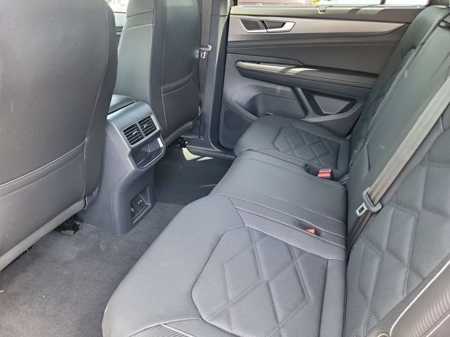 New 2026 Black Volkswagen 2.0T SE w/Technology image 13