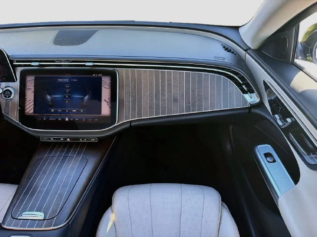 2025 Mercedes-Benz E-Class E350 - Photo 18